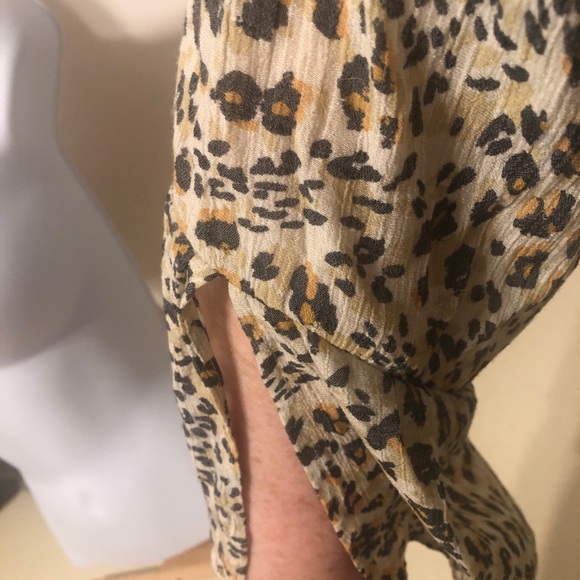 Zac & Rachel Woman…Size 1X animal print top - Picture 8 of 8
